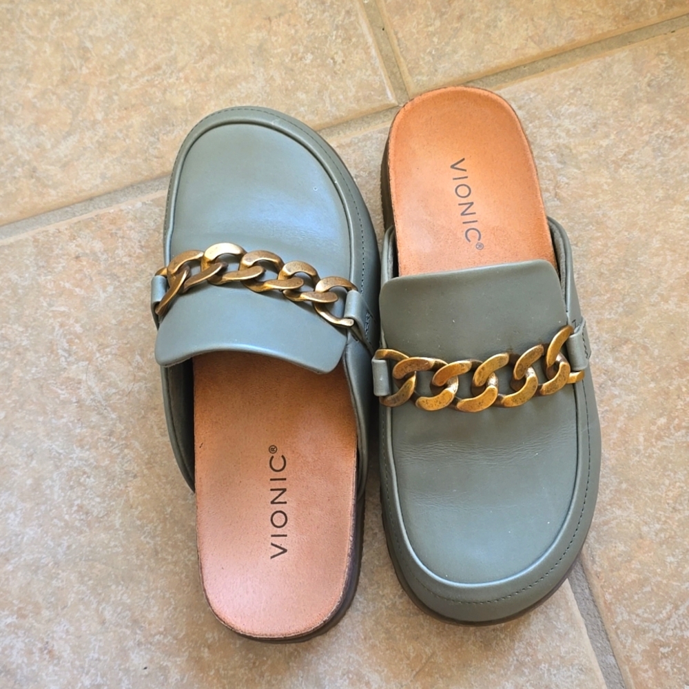 Vionic Georgie Mules